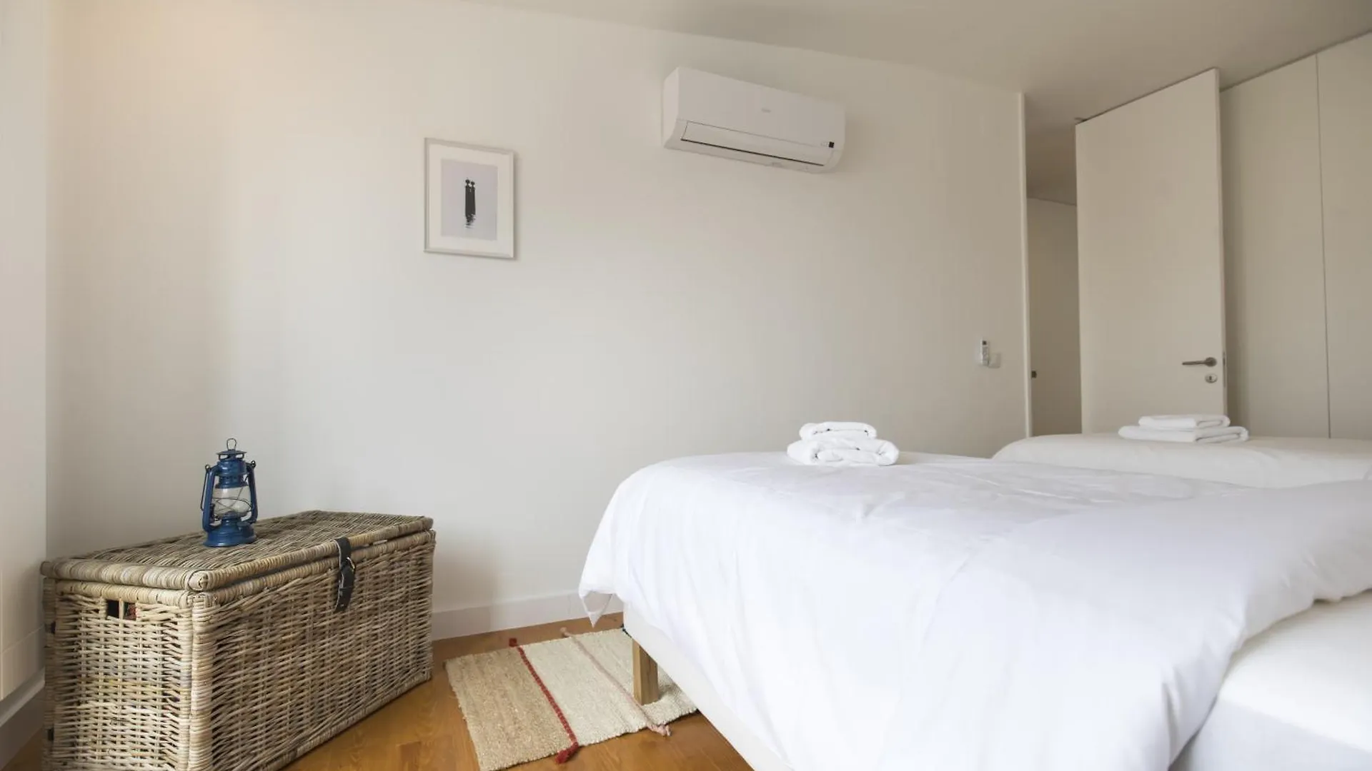 Apartment Lovely Lisbon Duplex W Balcony