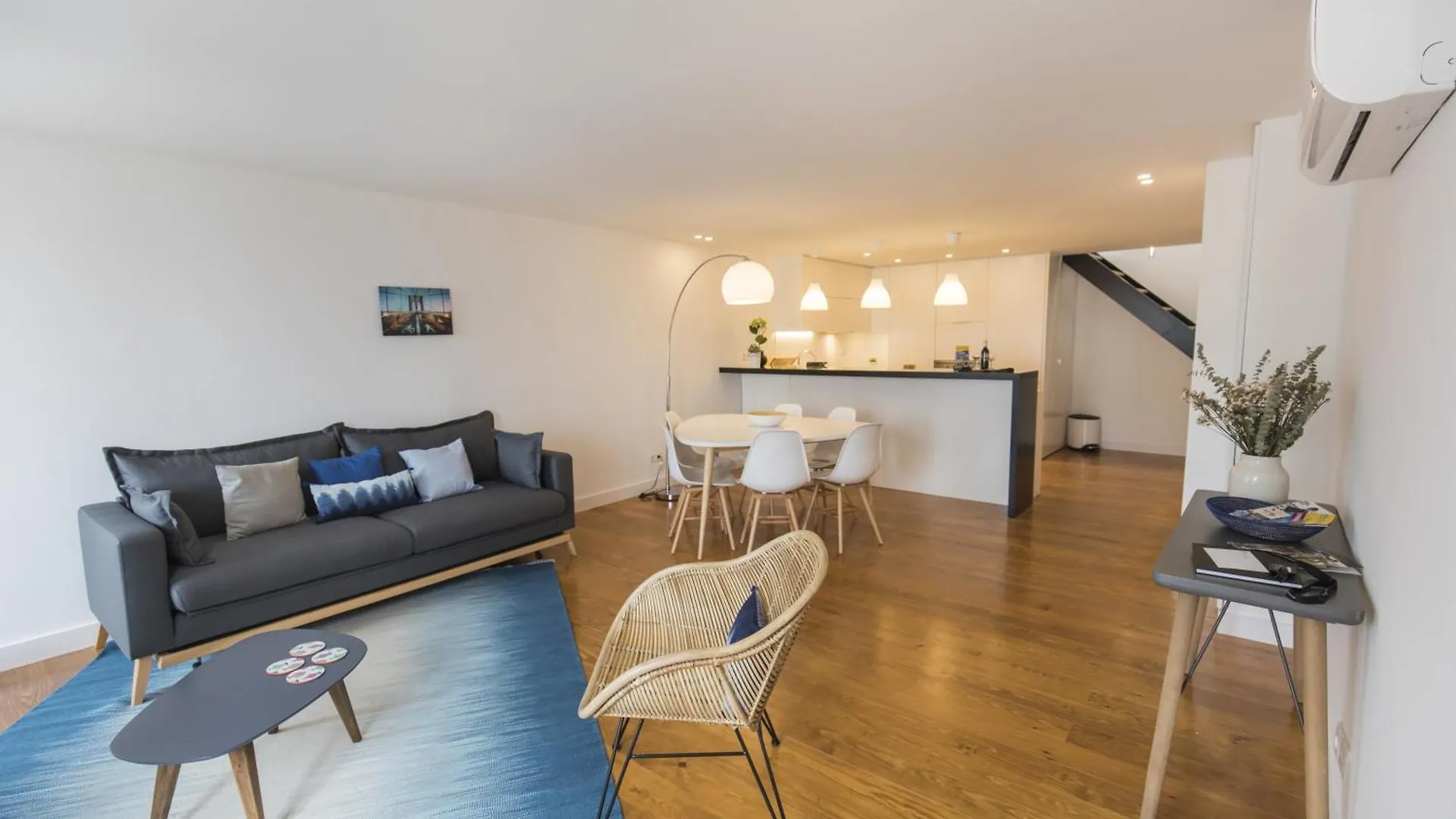 Lovely Lisbon Duplex W Balcony