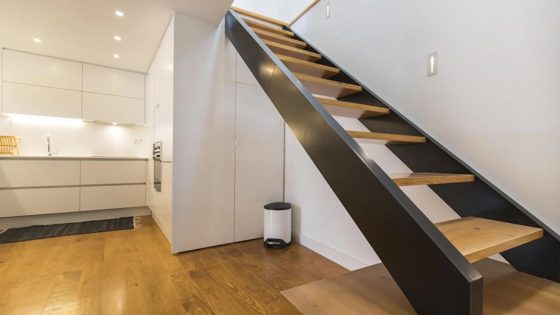 Lovely Lisbon Duplex W Balcony 0*,  Portugal
