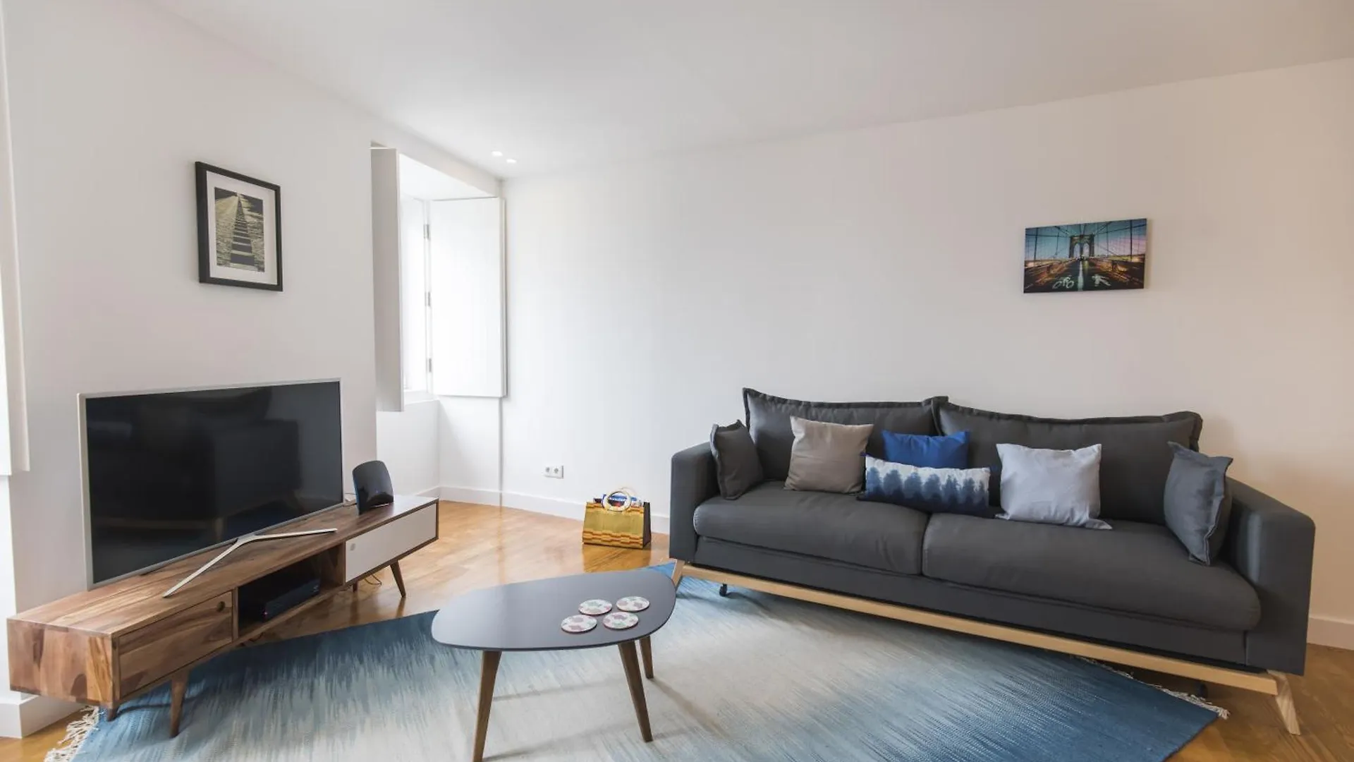 Lovely Lisbon Duplex W Balcony 0*,