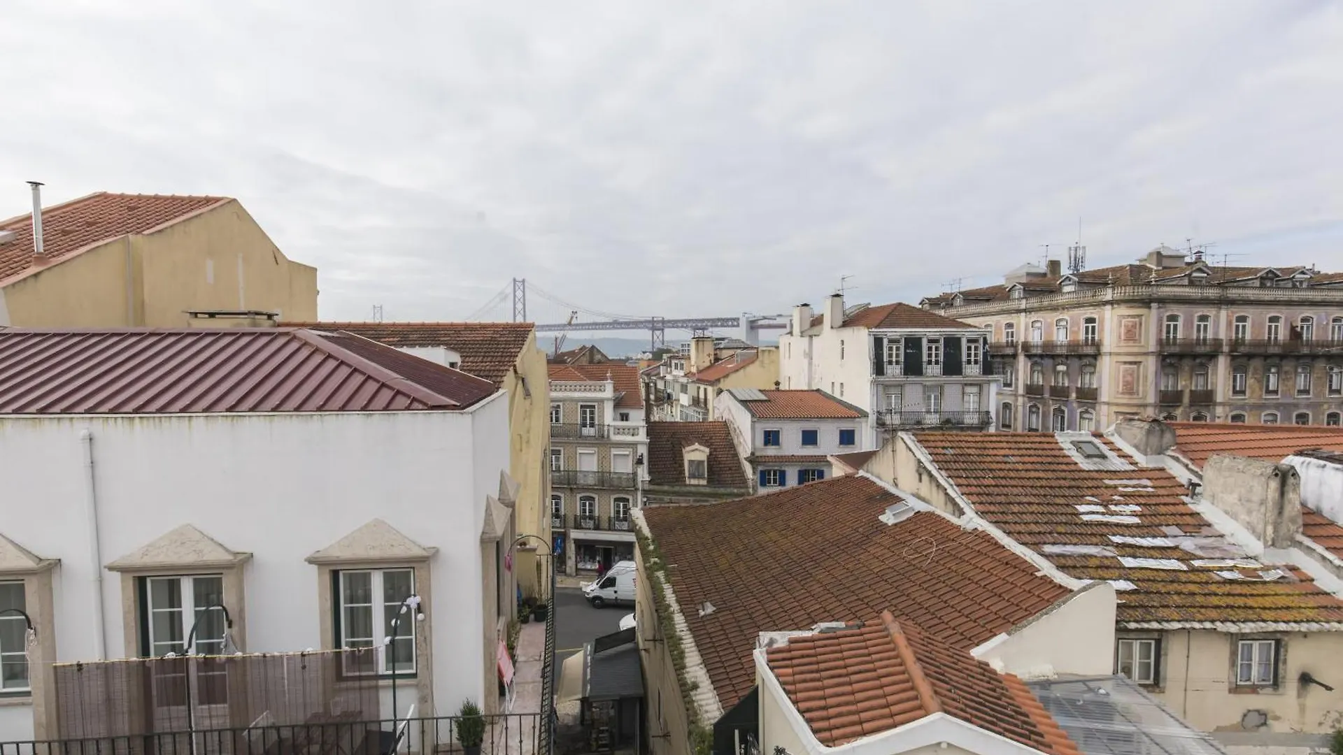 Lovely Lisbon Duplex W Balcony Apartment